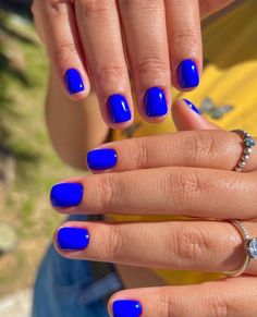 Gel Nails For Summer 2024, Simple Fourth Of July Nails Almond Shape, Short Nail Design Inspiration, Different Color Gel Nails, Gel Nail Polish Short Nails, Blue Skittle Nails, Nail Inspo No Tips, Basic Gel Manicure, Fun Nail Color Ideas