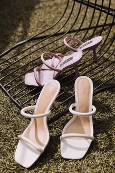 The Best Spring Shoe Trends 2022 Shoe Trends 2022, Lilac Shoes, Summer Shoes Trends, Everyday Sandals, Pretty Little Dress, Neutral Heels, Strappy Sandals Flat, Summer Shoe, Braided Sandals