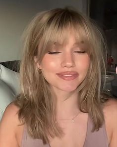 Bang Inspiration, Shay Sullivan, Haircut 2023, Ideal Aesthetic, Haircut 2022, Tiktok Hair, Blonde Hair With Bangs, Aesthetic 2024