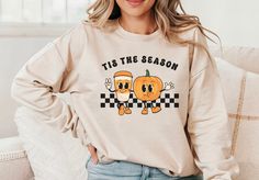 Celebrate autumn in style with this fall coffee sweatshirt! Perfect for every coffee lover, this retro crewneck is a cozy must-have. Whether you're sipping a pumpkin spice latte or just enjoying the season, this pullover is your go-to for embracing all things fall. MATERIAL ✨ Sweatshirt sizes are Unisex, please refer to sizing chart in listing photos ✨ 50% cotton, 50% polyester ✨ Medium fabric weight ✨ DTG Printed CARE ✨ Machine wash: warm (max 40C or 105F) ✨ Do not iron SHIPPING, REFUNDS AND EX Retro Crew Neck Sweatshirt For Fall, Retro Fall Sweatshirt For Loungewear, Retro Crewneck, Pumpkin Spice Shirt, Fall Pullover, Autumn Sweater, Pumpkin Coffee, Coffee Sweatshirt, Lover Sweatshirt