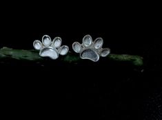 "Imp. Details :- You Will Get 2 Pcs In 1 Pair Imp. Details :- You Will Get Ear Wire / Push Backs Free Of Cost With Each Pair. Product Details :- PAW Shape Studs (Earring) Bezel Setting Cup, Back Side :- Close Shape--PAW (In the Image Paw Size is 7 To 8 MM) Material :- Only Pure 925 Sterling Silver Shipping :- . * Delivery by normal courier will take 15-25 days * If any buyer need items more fast, Then message me for EXPRESS DELIVERY. Why A2Z Findings. Strict quality Control: we had checked all p Paw Earrings, Resin Work, Bezel Earrings, Diy Cups, Bezel Ring, Metal Products, Studs Earrings, Stud Earrings Set, Metal Charm