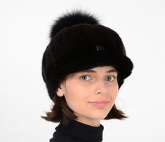 Elegant Winter Flat Cap, Elegant Winter Flat Cap Hats, Elegant Winter Flat Cap Mini Hat, Elegant One-size Flat Cap, Elegant One Size Fits Most Flat Cap, Elegant Flat Cap, One Size Fits Most, Elegant One-size Beanie Hat, Elegant Beanie Hat One Size, Luxury Adjustable Winter Hat