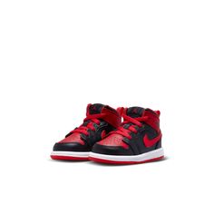 Jordan 1 Mid TD Toddlers (DQ8425-060) Zapatillas Nike Jordan, Red Puffer, Jordan Model, Toddler Sneakers, Black Fire, Air Max Women, Baby Boy Shoes, Kids Jordans, Air Jordan 1 Mid