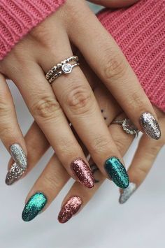 Winter Christmas Nails - The Smartest and Fastest Solution to Get What You Need is From Here - Click to visit NOW! Glittery Holiday Nails, Pink And Green Holiday Nails, Festive Glitter Nails, Different Christmas Nails, Christmas Colour Nails, Biab Nail Art Designs, Christmas Holiday Nails Ideas, Winter Acrylic Nails Ideas, Christmas Colors Nails