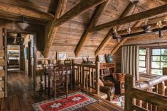 Rustic Mountain Homes, Rustic Log Home, How To Build A Log Cabin, Old Cabin, Log Cabin Interior, House Journal, Log Home Designs, Log Cabin Rustic, Rustic Log Cabin