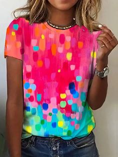 Radiant Gradients: Round-Neck T-Shirt Tops with Short Sleeves and Gradient Prints Round Neck Tops, Individual Style, T Shirt Top, Neck T Shirt, Personal Style, Round Neck, Short Sleeves, Street Style, T Shirts