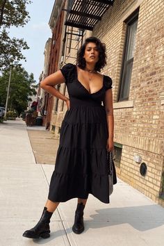 Jennifer Atilémile, Big Women Fashion, Plus Size Looks, Chic Business Casual, Plus Size Fall Outfit, Plus Size Summer Outfits, Look Plus Size, Street Style Edgy, Curvy Model