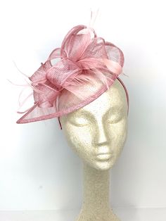 Sinamay Fascinator with sinamay loops, feathers attaches with matching satin headband. -Available in other many additional colors. -Can be customized upon request. Just send me a message/email prior to purchase. Customization starts at $18.-Comfortable.-Ultra Light.-Easy to wear. -Our most popular fascinator! Womens Tea Party, Blush Pink Fascinator, British Hats, Hat Tea Party, Sinamay Fascinator, Womens Tea, Pink Fascinator, Hat Wedding, Church Hat