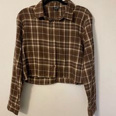 Brand New With Tags, Brown Cropped Flannel Brown Long Sleeve Flannel Shirt For Spring, Casual Brown Flannel Tops, Brown Flannel Tops For Fall, Brown Flannel Button-up Top, Brown Crop Top Outfit, Light Brown Crop Top, Crop Top Outfit, Cropped Flannel, Flannel Blouse