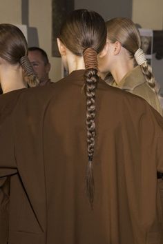 Spring Haircuts, Runway Hair, Editorial Hair, Backstage Runway, Hair Cute, Hair Arrange, Scene Hair, 가을 패션, Milan Fashion