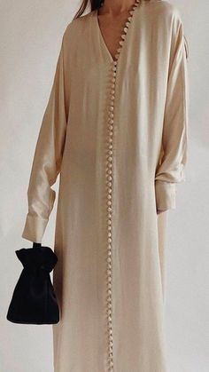 🎩😊 Finding a look that’s both stylish and work-appropriate is tough. Our work event outfit ideas bring you polished inspiration. 🎩 Save this pin for fresh ideas! Elegantes Outfit Damen, Kaftan Designs, Mode Abaya, Linen Fashion, Salwar Kamiz, Paris Mode, Modesty Fashion, Muslimah Fashion Outfits, Designs For Dresses