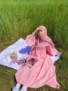 Hijabi Picnic Outfit, Dress Pink Hijab, Hijab Types, Pink Hijab Outfit, Pink Hijab, Hijab Fashion Summer, Modern Hijab Fashion, Hijab Trends