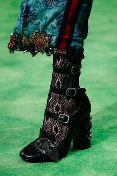 Gucci Spring 2017, Spring Menswear, Dr Shoes, Easy Fashion, Detail Photos, Gelang Manik, Menswear Fashion Show, Looks Street Style