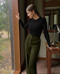 Green Classy Outfit Aesthetic, How To Wear Suit Pants Women, Trendy Work Clothes Business Casual, Work Camisole Outfit, Winter Casual Elegant Outfit, Earth Tones Work Outfit, Chic And Sophisticated Outfits, Women In Slacks Outfit, Proffesional Outfits Dress