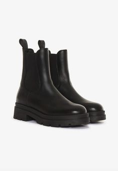 Justine Boots Chelsea Boots Women Uk, Women's Luxury Chelsea Boots, Fall 2022 Chelsea Boots, Pull And Bear Boots 2022, Luxury Chelsea Boots With Heel Pull Tab, Chelsea Lug Sole Boots, Luxury Chelsea Boots For Women, Luxury Black Chelsea Boots With Moc Toe, Asos Chelsea Boots Women