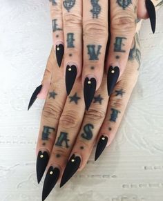 Planchette Nails, Short Almond Nails Edgy, Nails And Tattoos, Witch Nails, Witchy Nails, Stiletto Nail Art, Gothic Nails, Goth Nails, Stiletto Nails Designs