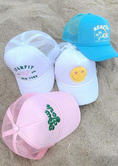 Pink Trucker Hat Aesthetic, Cute Hats For Summer, Pink Trucker Hats, Trucker Hat Trendy, Cute Summer Hats For Women, Beachy Trucker Hats, Custom Trucker Hats Design, Aesthetic Trucker Hats, Trucker Hats Aesthetic