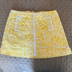 Never Worn, Without Tags, Lilly Pulitzer Skort In Yellow And White Print. Fits Tts, Size 00. Textured Material Yellow Cotton Skirt For Day Out, Yellow Skirt With Pockets For Spring, Lilly Pulitzer, Yellow White, Womens Skirt, Color White, Tags, Yellow, Women Shopping