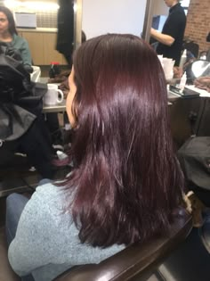 Natural Burgundy Hair, Trending Hair Dye, Chocolate Cherry Brown Hair, Brown Bayalage Hair, Hair Color Trends For Brunettes, Cherry Brown Hair, Wine Hair Color, Cherry Coke, Plum Hair