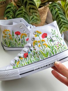 "-🌿🌼SUMMER WILDFLOWERS🌼🌿- 🌈DESCRIPTION: You will receive a unique pair of shoes which I will personally paint by hand just for you. I create your shoes from scratch by hand in my little studio. The main design is painted on the outside of the shoes only, while on the inside the shoes are painted with few flowers to match with the outside. 🔥UNIQUE: As the shoes are PAINTED BY HAND, the design may slightly vary from the picture. Each design is unique in its own way. 🎨CUSTOMISE THEM WITH A T Floral Painted Shoes, Designs To Draw On Shoes, Painted Shoes Flowers, Wildflower Shoes, Custom Painted Shoes Ideas, Hand Painted Converse, Graphic Shoes, Painted Converse, Summer Wildflowers