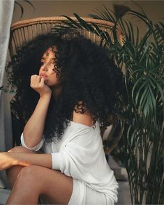 Natural Hair Moisturizer, Pelo Afro, Scene Hair, Moisturize Hair, Curly Girl, Long Curly, Natural Curls, Afro Hairstyles, Big Hair