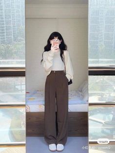 Smart Casual Modest Outfit, Smart Pants Outfit Women, Korean Office Outfit, Womens Work Pants, Aesthetic Korean Fashion, Japanese Minimalist Fashion, Pants Business Casual, Smart Casual Women Outfits, Elegant Kimono