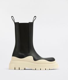 Women's Tire in Black / Sea Salt | Bottega Veneta® US Bottega Veneta Boots, Luxury Designer Shoes, Botas Chelsea, Leather Denim, Black Chelsea Boots, Leather Chelsea Boots, Black Sea, Boots And Sneakers, Chelsea Boot