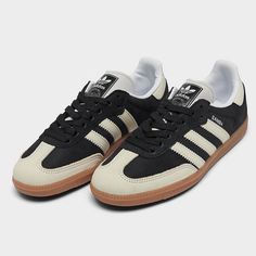 Adidas Samba Black And White, Samba Og Black Outfit, Black And White Sambas, Samba Og Shoes Outfit Women, Black Samba Adidas, Red Adidas Outfit, Black Adidas Samba, Sambas Adidas Women Outfit, Black Sambas