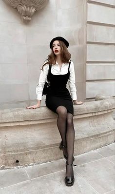 Camp Chateau, Secretary Outfits Aesthetic, Csm Outfits, 40s Mode, Fest Outfits, Chique Outfits, Foto Poses, Paris Outfits