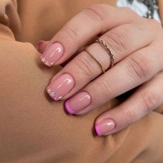 Beauty Hacks Nails, Nails Yellow, Wow Nails, Red Acrylic Nails, Romantic Nails, Subtle Nails, Glitter Gel Nails, Casual Nails, Almond Acrylic Nails