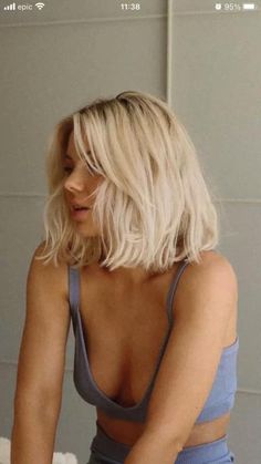 Blonde Haircuts, Platinum Blonde Hair, Hair Girl, Blonde Bobs, Short Hair Haircuts