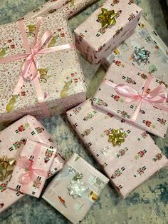 pink, christmas, gift wrapping ideas, holidays, aesthetic, christmas tree, ribbon, gifts, inspiration Holidays Aesthetic, Ribbon Gifts, Aesthetic Christmas Tree, Christmas Gift Wrapping Ideas, Christmas Tree Ribbon, Tree Ribbon, Pastel Christmas, Christmas Themes Decorations