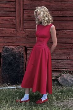 Red Silk Top Outfit, Waist Defining Outfits, Chic Red Bias Cut Dress, Chic Red Slip Dress, French Party Outfit, Chic Red Silk Slip Dress, Elegant Red Camisole Slip Dress, Chic Red Bias-cut Dress, Classic Red Dress