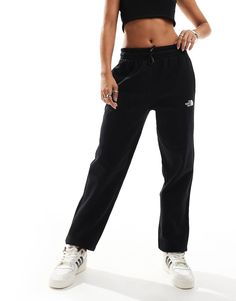 Sportswear by The North Face For 'no plans' plans Elasticated drawstring waist Side pockets Logo embroidery detail Oversized, tapered fit City Break Outfit, Oversized Joggers, Leopard Print Baby, Maxi Dress Trend, Adidas Samba, Petite Maternity, Logo Embroidery, Sports Leggings, Plus Size Pregnancy