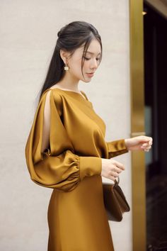 Silk Classy Dress, Classy Blouses, Casual Work Dresses, Mean Blvd, Silk Outfit, Black Prom Dress, Ankle Length Dress, Prom Dress Inspiration