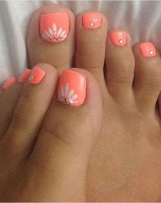 Stunning Summer Coral Toe Nail Designs for a Vibrant Seasonal Look Coral Toe Nails, Pedicure Design, Spring Pedicure, Wine Red Nails, Nails Designs Short, Pride Nails, Pedicure Ideas