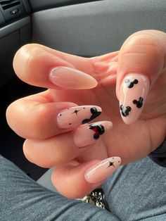 Simple Disney Nails, Disneyland Nails, Disney Nail Designs, Mickey Mouse Nails, Disney Inspired Nails, Disney Acrylic Nails, Mickey Nails, Nail Art Disney, Disney Nails