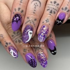 Acrylic Nail Cat Designs, Halloween Nails Black And Purple Glitter, Halloween Nail Designs Purple And Black, Spooky Nails Bats, Bat Glitter Nails, Purple And Silver Halloween Nails, Purple Nail Designs Halloween, Halloween Nails With Cats