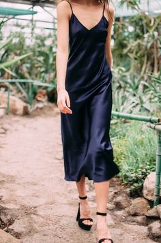 Slip Dress Midi, Bias Dress, Silk Bridesmaid Dresses, Date Dress, Dress Dark Blue, Silk Clothing, Silk Satin Dress, Silk Outfit, Camisole Dress