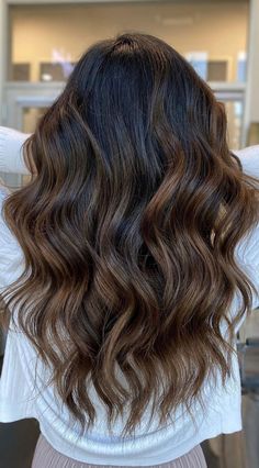 Hair Colour Trends 2022, Autumn Hair Colours, Subtle Balayage Brunette, Colour Trends 2022, Bronde Lob, Best Hair Colour, Hair Colour Trends, Autumn Hair