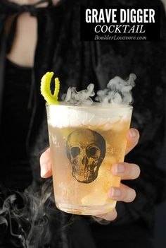 The Grave Digger Cocktail is a perfect Halloween cocktail! With flavors of fall, apple and ginger, you'll want to sip it all season long! #cocktail #halloweenparty #bourbon #easyrecipe Gluten Free Halloween, Halloween Cocktail, Grave Digger, Halloween Cocktails, Hard Cider, Munnar, Halloween Drinks, Halloween Food For Party, Theme Halloween