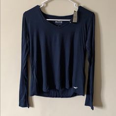 Nwt Hollister Must Have Navy Blue Long Sleeve Easy T-Shirt. Size Extra Small Casual Navy Tops For Loungewear, Navy Stretch V-neck Top, Casual Navy Stretch Tops, Thrift Ideas, Henley Shirt Women, Dream Things, Navy Blue Long Sleeve, Vintage Crop Tops, Thermal Shirt