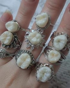 Wisdom Teeth Jewelry Diy, Teeth Necklace Aesthetic, Tooth Ring Jewelry, Wisdom Teeth Jewelry, Goblin Jewelry, Weirdcore Jewelry, Tooth Accessories, Weird Rings, Oddity Jewelry