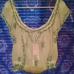 Absolutely Beautiful Free People Cream Colored Peasant Top. The Material Is So Incredible. It Hangs Perfectly. Shades Of Blue Embroidery Throughout.. Deep Scoop Collar With A Drawstring Keyhole. . Nwt Room Ideas Aesthetic, Blue Embroidery, Peasant Style, Peasant Top, Peasant Tops, Blue Cream, Aesthetic Outfits, Free People Tops, Shades Of Blue