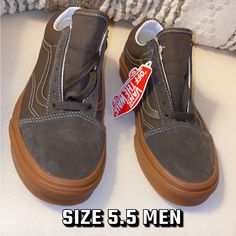 Olive Green & Tan Vans Unisex In Sizing 5.5 Mens & Women Sizing Is A 7.0 Tan Vans, Vans Green, Van Color, Shoes Vans, Men's Vans, Women's Vans, Vans Off The Wall, Womens Vans, Vans Shoes