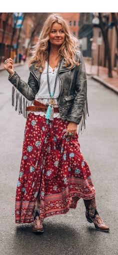 Linda V Wright, Stile Hippie Chic, Boho Fall Outfits, Look Hippie Chic, Boho Queen, Stile Boho Chic, Skirt Diy, Mode Tips