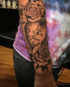 00 00 Tattoo, Birth Clock Tattoo, Tatto Clock, Clock Tattoo Ideas, Tattoo Scroll, Clock Tattoos, Feminine Tattoo Sleeves, Hand Tattoos For Girls