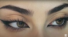 Prom Makeup Siren Eyes, Siren Eye Makeup Look, Dark Siren Eye Makeup, Soft Dark Makeup Looks, Siren Eyes Liner, How To Do Siren Eyes Eyeliner, Dark Feminine Eyeliner, How To Do Siren Eye Makeup, Siren Liner