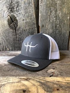 Western Horizons "The Original" Snapback ﻿﻿- Charcoal/White Mesh Snapback - 6-panel Yuponng Snapback - Small Center Logo - Semi-curved Bill Rodeo Hats, Hats Western, Country Hats, Center Logo, Ranch Wear, Head Gear, Love Hat, Western Hats, Cowboy And Cowgirl