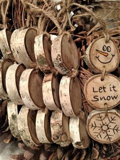 Adorable rustic DIY wooden Christmas ornaments for the tree. Easy enough for kids to make and adults to enjoy. Would be great to sell, gift, or decorate. Wood Discs, Diy Christmas Ornaments Easy, Wooden Christmas Decorations, Snowman Christmas Ornaments, Wood Burning Crafts, Wood Disc, November 12th, Snowman Ornament, Christmas Wood Crafts